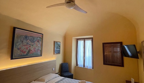 Standard Room, Private Bathroom