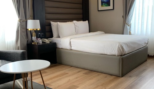 Classic Room, City View