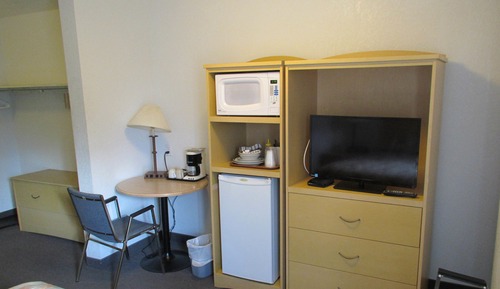Standard Room, 1 Queen Bed