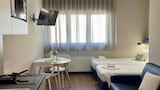 Standard Studio, Kitchenette