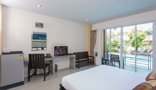 Deluxe Room (Pool Access)
