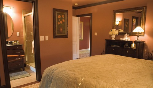 Deluxe Room, 1 Queen Bed, Ensuite