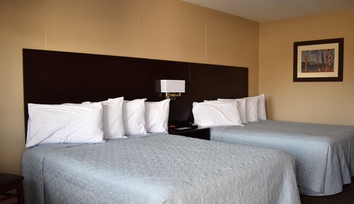 Premium Room, 2 Queen Beds, Non Smoking, Partial Lake View