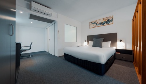 King Spa Suite