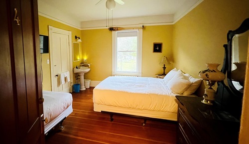 Family Room, Ensuite, Garden View
