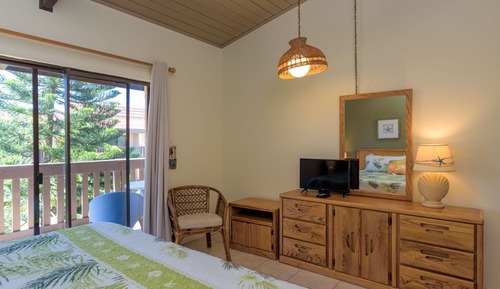 Premium Condo, 2 Bedrooms, Balcony, Courtyard View