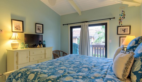 Standard Condo, 1 King Bed with Sofa bed, Balcony, Pool View