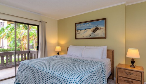 Standard Condo, 1 King Bed with Sofa bed, Courtyard View, Ground Floor