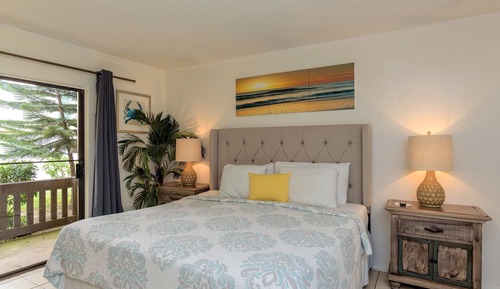 Standard Condo, 1 King Bed with Sofa bed, Resort View, Ground Floor