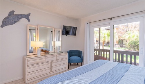 Premium Condo, 2 Bedrooms, Pool View, Ground Floor