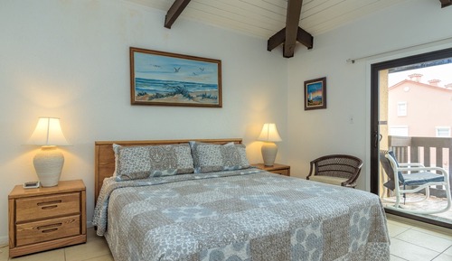 Basic Condo, 1 King Bed with Sofa bed, Ocean View, Beachside