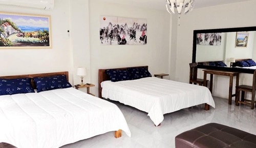 Family Studio Suite, City View