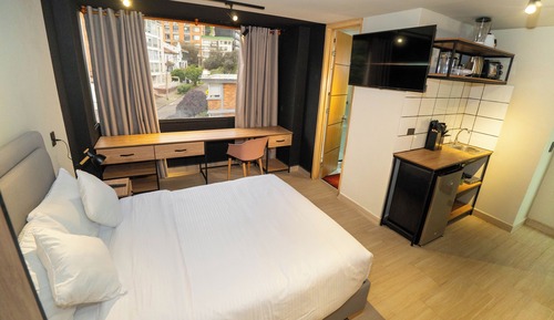 Deluxe Studio Suite