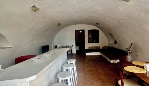Traditional Cave Suite with Caldera View and Shared Pool