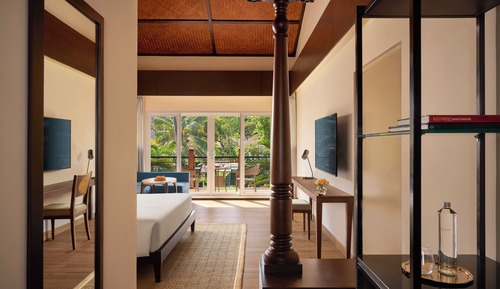 Deluxe Room, 1 King Bed