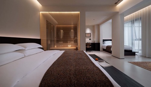 Superior Suite, Courtyard View