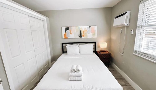 Grand Single Room, 1 Queen Bed with Sofa bed
