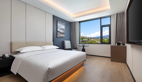 Deluxe Room, 1 King Bed, Non Smoking