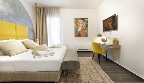 Luxury Double Room, Balcony, Garden View