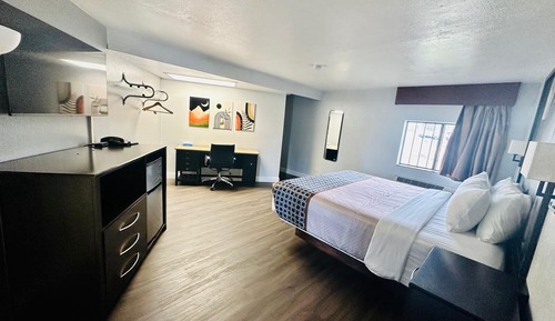 Standard Single Room, 1 King Bed, Non Smoking