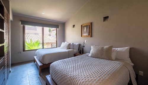 Luxury Apartment, 4 Bedrooms, Mountain View