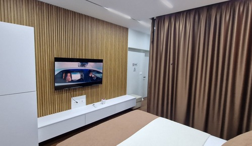 Deluxe Studio