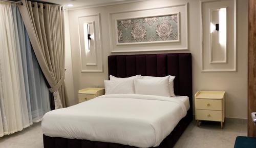 Deluxe Suite, 2 Bedrooms, Non Smoking, Mountain View