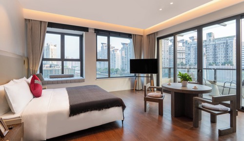 Premium Room, 1 King Bed, Accessible, Terrace (Dining, Kitchen)