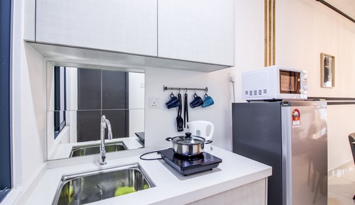 Design Studio Suite, 1 King Bed, Non Smoking, City View