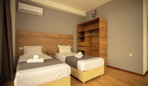 Classic Suite, Balcony, Courtyard View