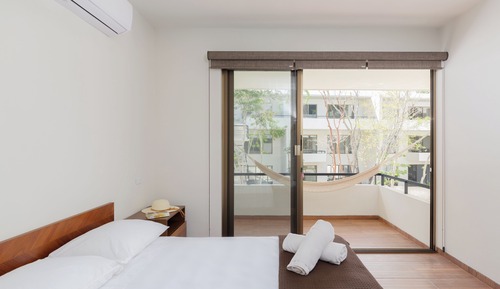 Luxury Condo, 2 Bedrooms, Pool View