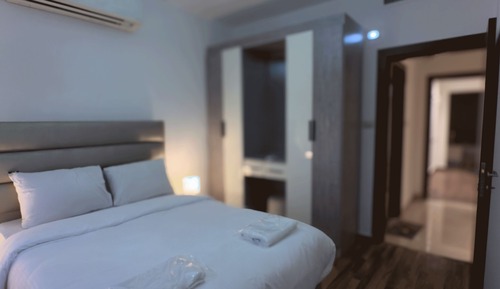 Apartment, 3 Bedrooms, Accessible, Smoking