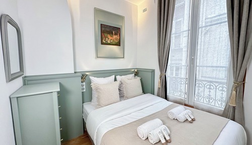 Deluxe Apartment, City View