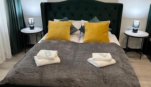 Apartment, Multiple Beds