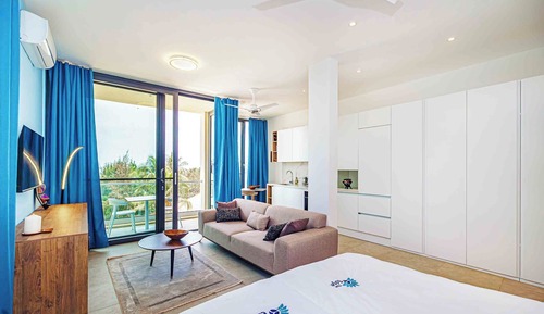 Studio, Sea View