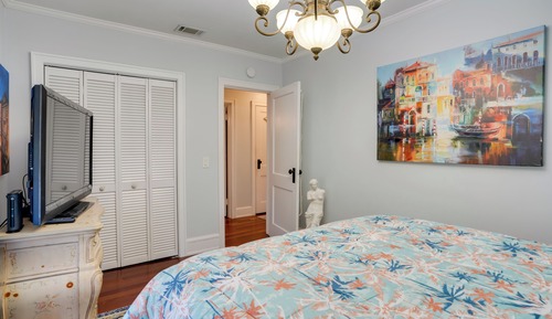 House (2 Bedrooms)
