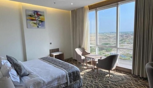 Deluxe Suite, 2 Bedrooms, City View