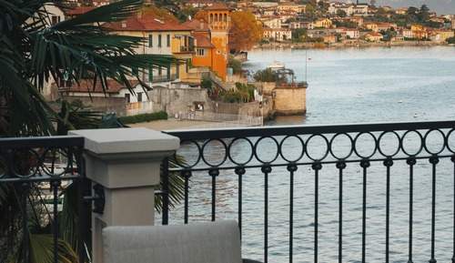 Exclusive Suite, Partial Lake View
