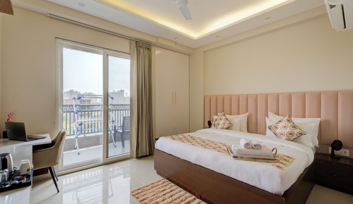 Luxury Apartment, Balcony, City View