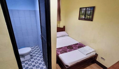 Economy Room