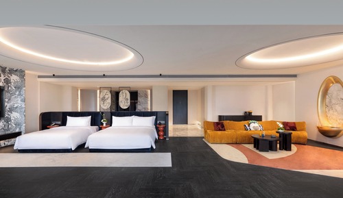 Suite, Multiple Beds, Balcony
