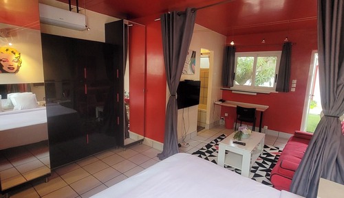 Deluxe Double Room, Bathtub, Garden View
