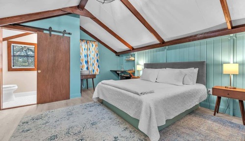 House, 1 King Bed, Hot Tub, Mountain View (2646 Goehmann Ln- Vt)