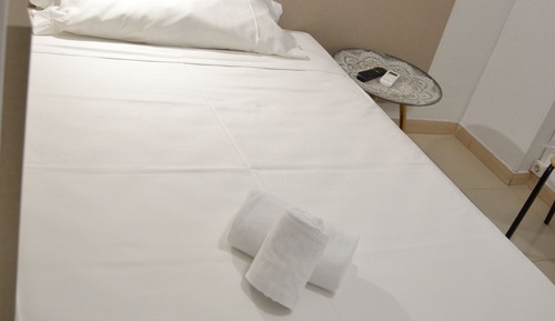 Basic Double Room Single Use, 1 Large Twin Bed, Partial Ocean View
