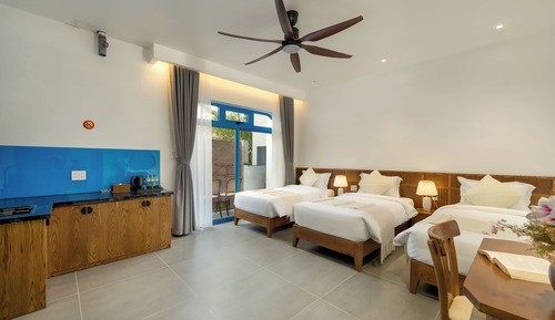 Superior Triple Room, Multiple Beds, Balcony, Pool View
