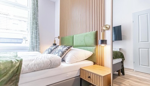 Basic Room, 1 Queen Bed, Non Smoking, City View