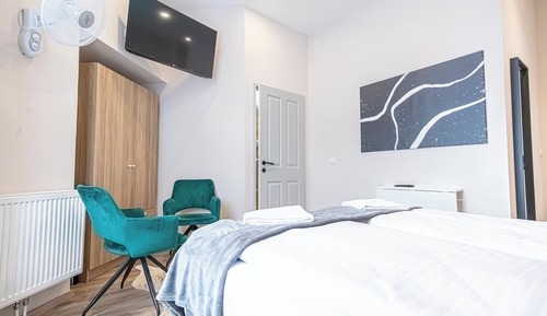 Basic Room, 1 Queen Bed, Non Smoking, City View