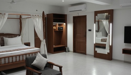 Luxury Suite