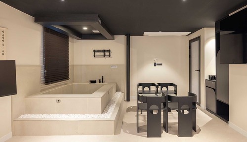 Signature Spa Room