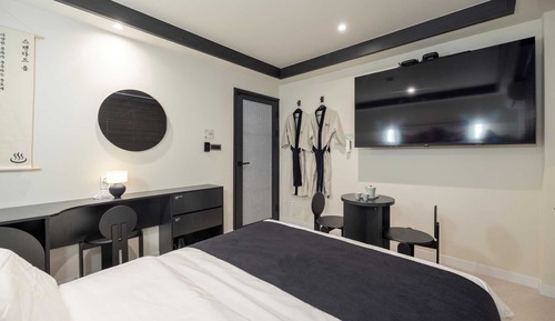 Standard+Private spa (available after 9PM)